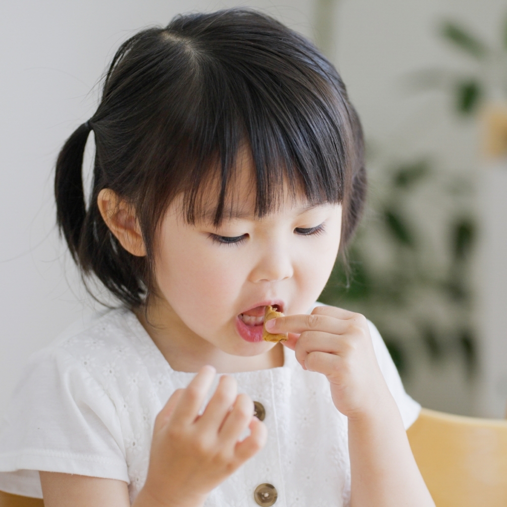 よく噛む習慣をつけると我慢強い子になる？